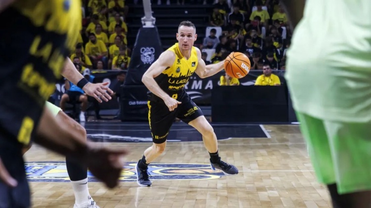 NBA初代老六，42歲進(jìn)入生涯巔峰？！